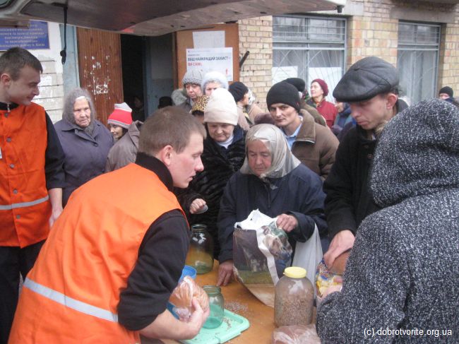 Все хотят кушать! И старики и молодые.